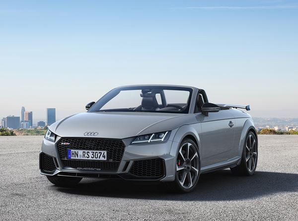 L'Audi TT RS Roadster arbore un look plus dynamique