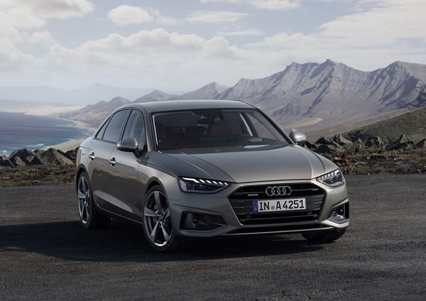 La berline de taille intermédiaire Audi A4 s'offre une mise à jour
