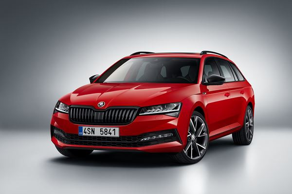La Skoda Superb Combi revisitée s'équipe de phares Matrix Full LED