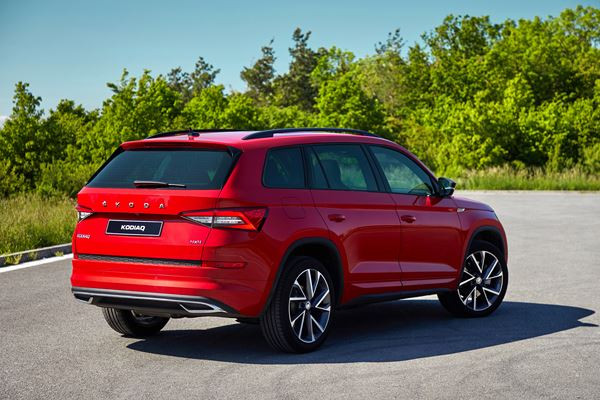 Le Skoda Kodiaq s'offre de très légères évolutions visuelles et technologiques