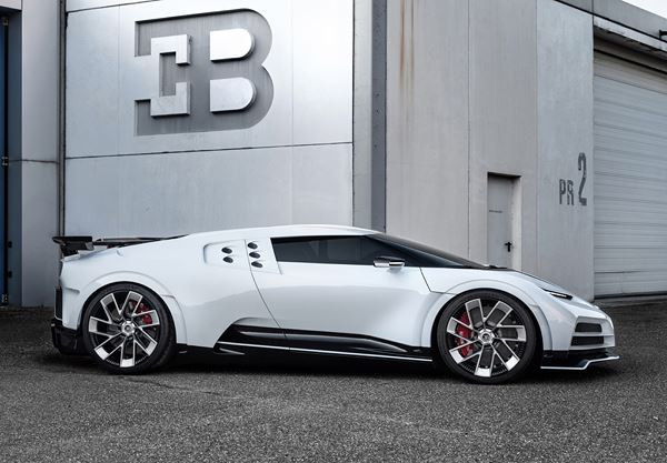 L'éditon Bugatti Centodieci réinterprète de façon exclusive la supersportive EB110