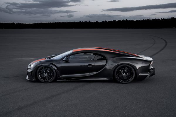 La Bugatti Chiron Super Sport 300 plus célèbre le record de vitesse de 300 miles