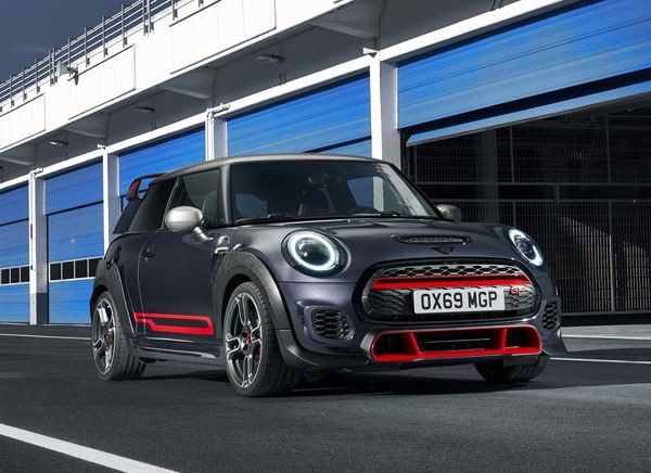 La MINI John Cooper Works GP embarque un moteur quatre cylindres turbo de 306 ch