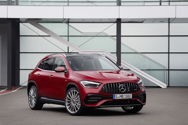 Le Mercedes-AMG GLA 35 4MATIC embarque un moteur turbo 4 cylindres de 306 ch