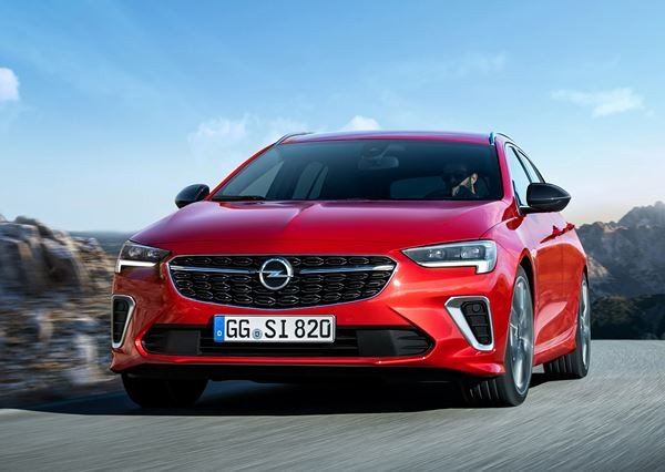 L'Opel Insignia GSi embarque un moteur 2.0 litres turbo et une transmission intégrale