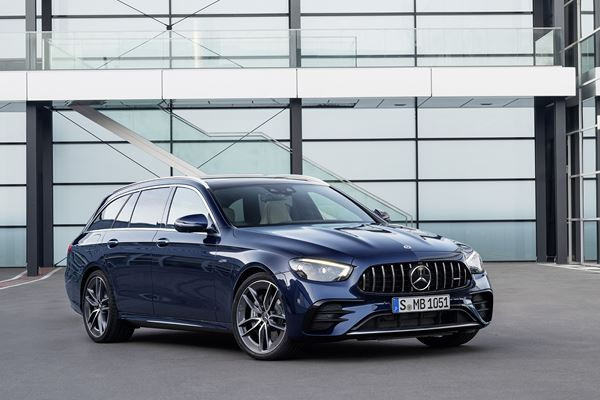 La Mercedes Classe E Break restylée affiche un design plus dynamique
