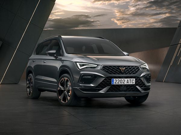 Le SUV compact haute performance Cupra Ateca affiche une allure déterminée