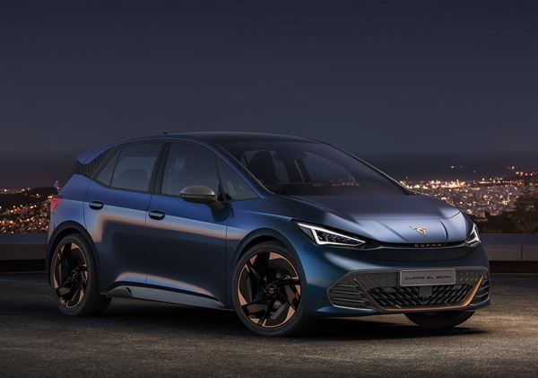 La Cupra el-Born électrique affiche un design extérieur impactant