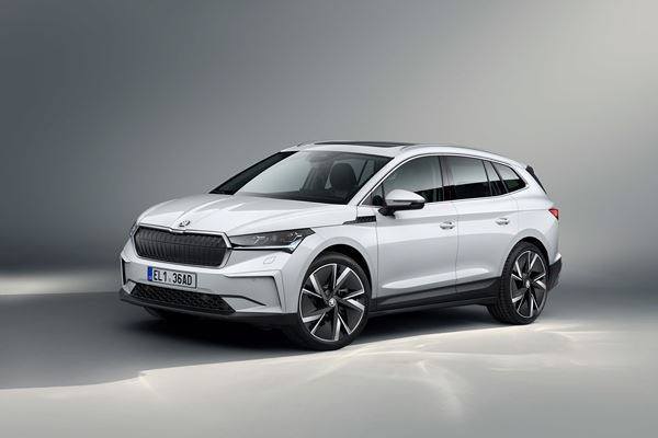Le SUV électrique Skoda Enyaq iV affiche des proportions équilibrées