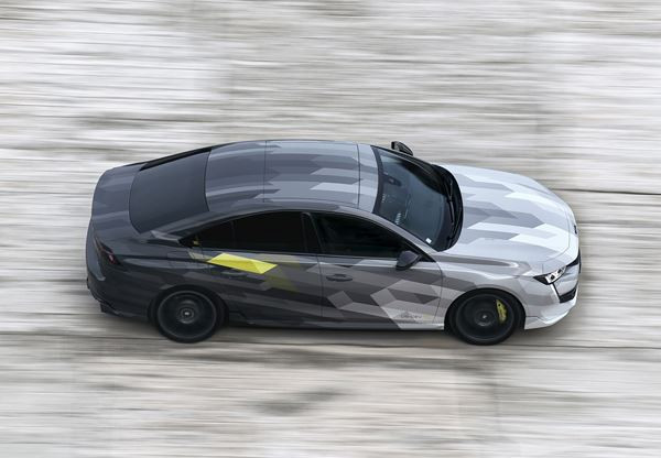La berline radicale 508 Peugeot Sport Engineered délivre 360 ch