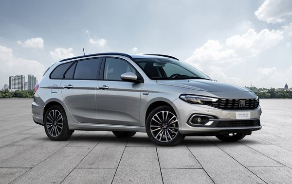 Le break Fiat Tipo Station Wagon bénéficie d'un restylage de mi-carrière
