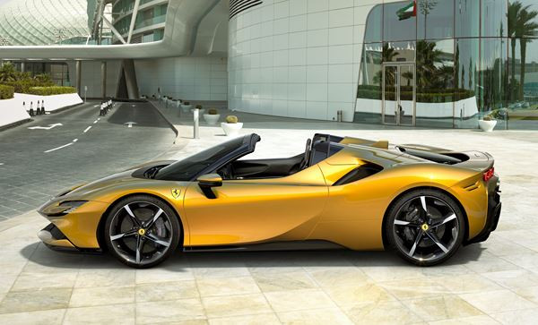Ferrari SF90 Spider: une supercar découvrable hybride rechargeable de 1 000 ch