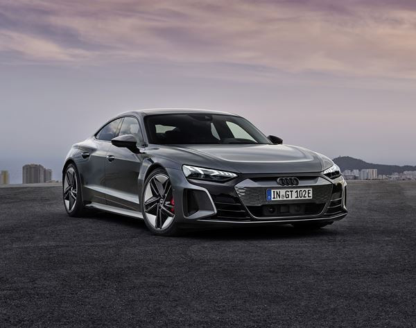 Le coupé quatre portes Audi RS e-tron GT affiche des performances électrique impressionnantes