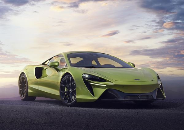 La supercar hybride McLaren Artura développe 680 ch et 720 Nm de couple