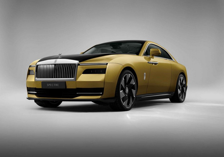 La luxueuse Rolls-Royce Spectre électrique revendique une autonomie de 520 kilomètres