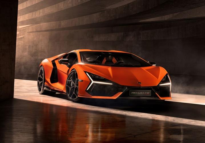 La supercar Lamborghini Revuelto embarque un V12 hybride de 1015 ch