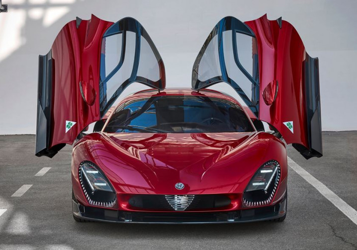 Le coupé « biplace » Alfa Romeo 33 Stradale fait son retour