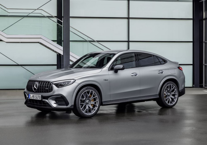 Le Mercedes-AMG GLC Coupé 63 S E Performance délivre une puissance combinée de 680 ch