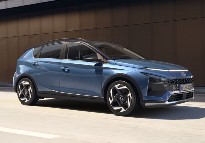 Le petit SUV urbain du segment B actualisé Hyundai Bayon se distingue par un design moderne