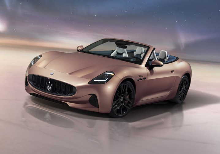 La Maserati GranCabrio Folgore adopte un système de propulsion électrique à batterie