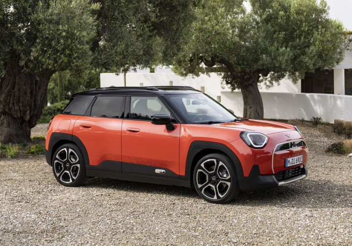 Le crossover électrique Mini Aceman de quatre mètres offre cinq sièges et un coffre de 300 litres