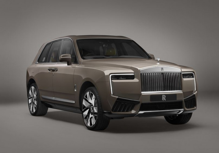 Le SUV Rolls-Royce Cullinan restylé répond à l'évolution des codes du luxe