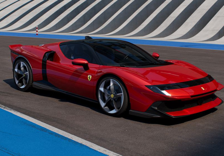 La berlinette hybride rechargeable à moteur V8 biturbo Ferrari 849 Testarossa développe 1050 ch