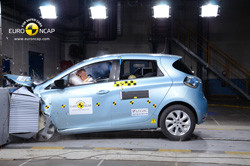 La Renault ZOE électrique décroche la note de cinq étoiles aux crash-tests Euro NCAP 2013