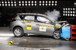 La Toyota Auris décroche la note de cinq étoiles aux crash-tests Euro NCAP 2013