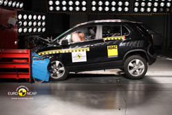Le Nissan Evalia n'obtient que trois étoiles aux crash-tests Euro NCAP 2013