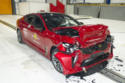 La Kia Stinger obtient cinq étoiles aux crash-tests Euro NCAP