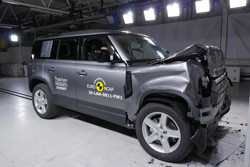 Le grand 4x4 Land Rover Defender 110 obtient cinq étoiles aux crash-tests Euro NCAP