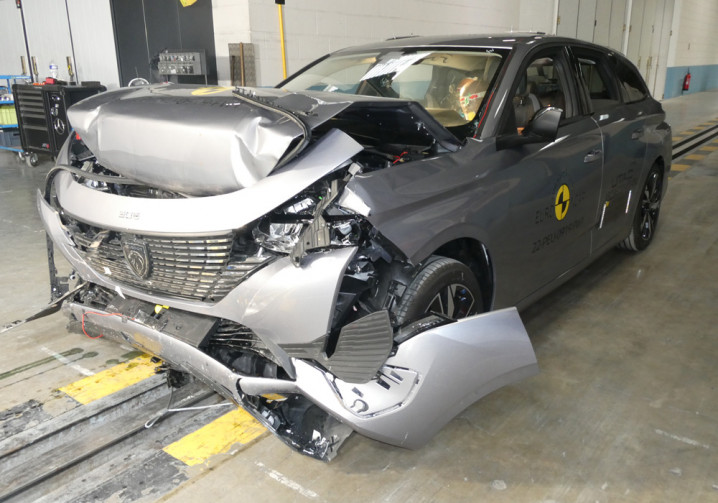 La Peugeot 308 obtient quatre étoiles sur cinq possibles aux crash-tests Euro NCAP 2022