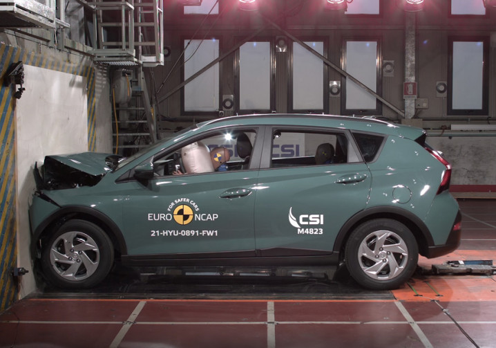 La Hyundai i20 créditée de quatre étoiles sur cinq possibles aux crash-tests Euro NCAP 2021