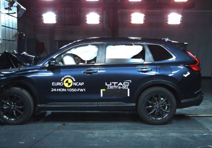 Le SUV de taille intermédiaire Honda CR-V obtient quatre étoiles sur cinq possibles aux crash-tests Euro NCAP 2024