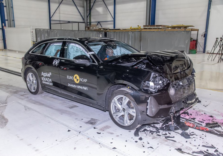 Le break de taille intermédiaire Audi A5 Avant obtient cinq étoiles aux crash-tests Euro NCAP 2024