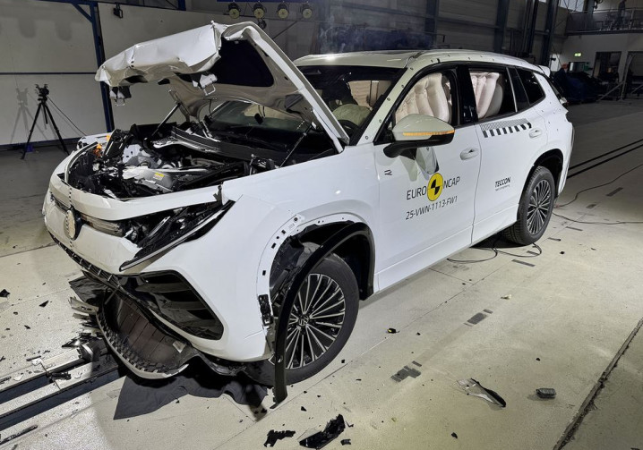 Le SUV de taille intermédiaire Volkswagen Tayron obtient cinq étoiles aux crash-tests Euro NCAP 2025