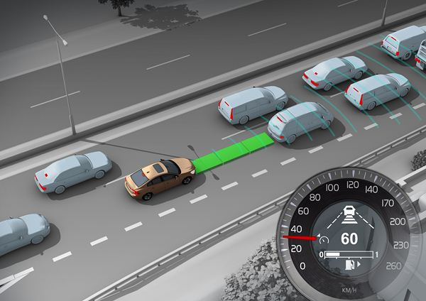 Comment fonctionne l'avertisseur anticollision avec système de freinage automatique de la Volvo S60?