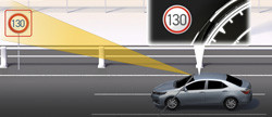 Le régulateur de vitesse adaptatif intelligent Toyota lit les panneaux de signalisation