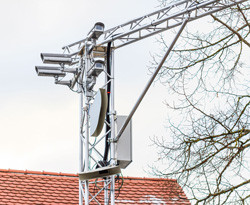 Les voitures communiquent avec les lampadaires en milieu urbain