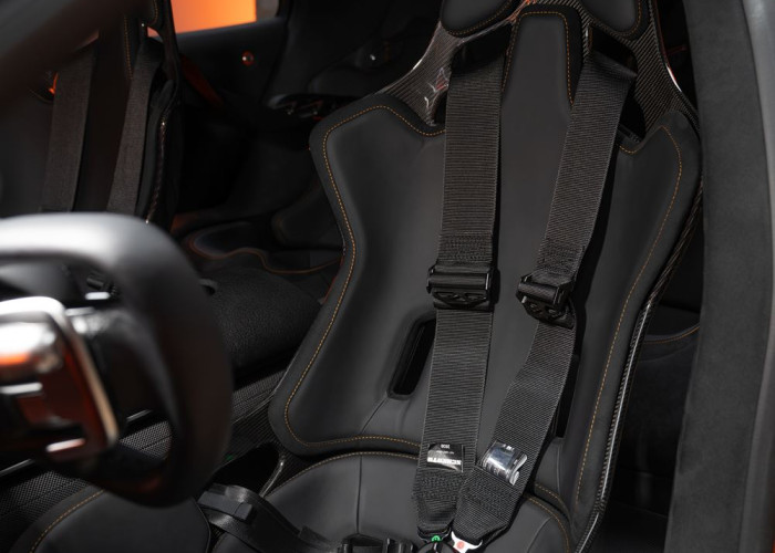 Le concept de coupé quatre portes AMG GT XX embarque un programme technologique électrique d'avant-garde