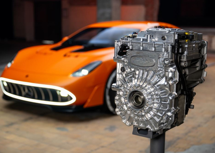 Le concept de coupé quatre portes AMG GT XX embarque un programme technologique électrique d'avant-garde