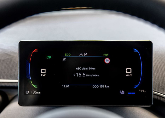 La citadine électrique Byd Dolphin Surf repose sur la e-Platform 3.0 et une batterie Blade