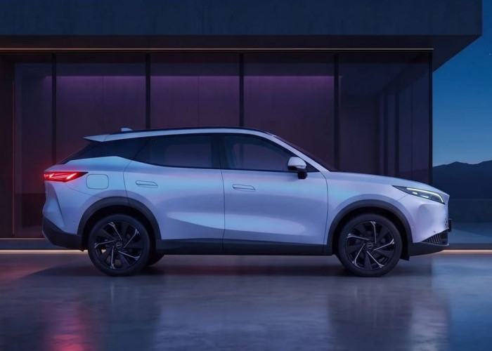 Le crossover hybride rechargeable Omoda 7 offre jusqu'à 90 km d'autonomie électrique