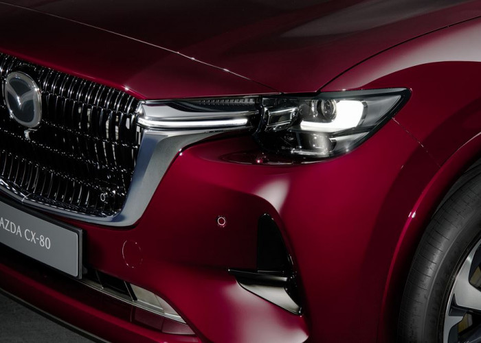 Le SUV Mazda CX-80 à trois rangées de sièges devient le porte-étendard de la marque en Europe
