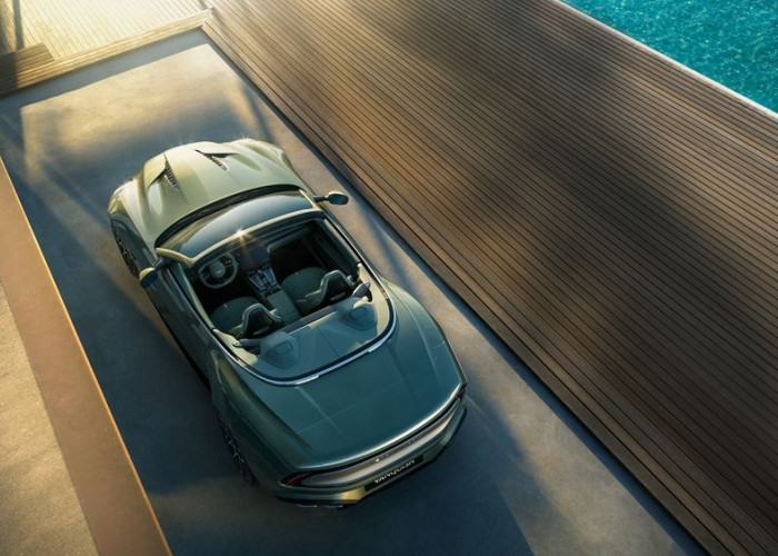 L'Aston Martin Vanquish Volante embarque un V12 bi-turbo de 835 ch