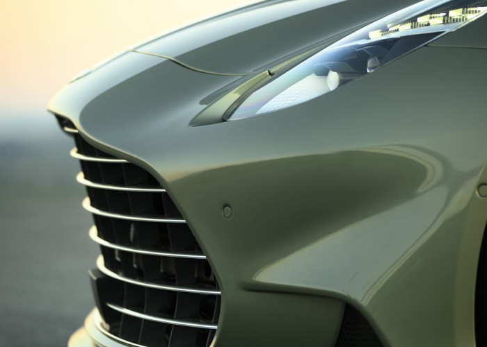 L'Aston Martin Vanquish Volante embarque un V12 bi-turbo de 835 ch