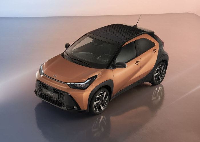 Le crossover urbain Toyota Aygo X hybride passe à l'hybride auto-rechargeable