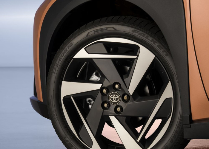 Le crossover urbain Toyota Aygo X hybride passe à l'hybride auto-rechargeable