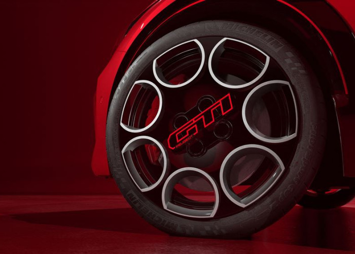 La Peugeot E-208 GTi embarque un moteur électrique de 280 ch